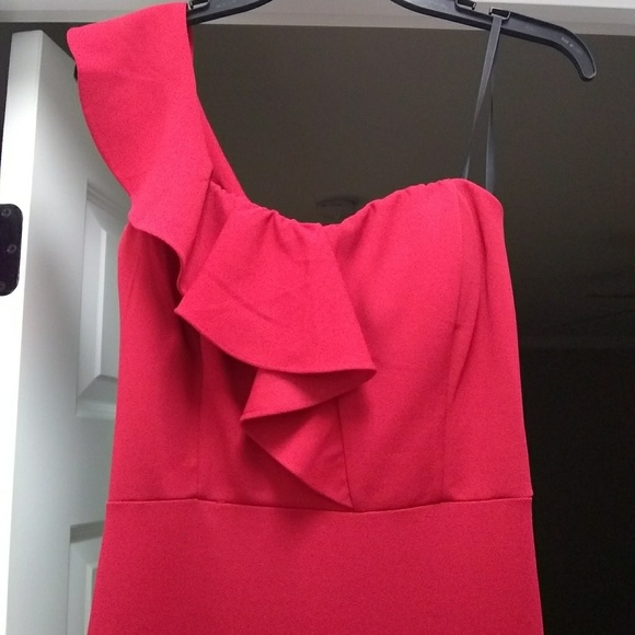 One Shoulder Ruffle Gown/Dress! - Picture 3 of 5